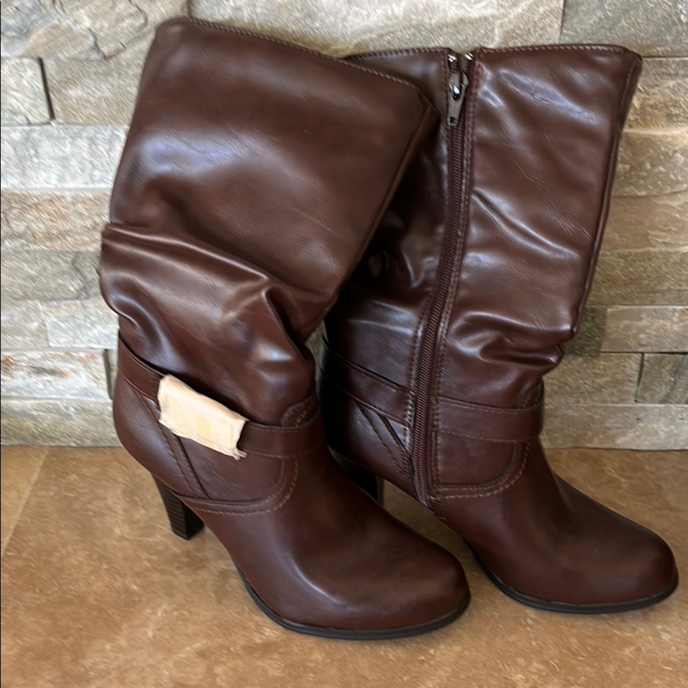 New ladies boots size 8  brown